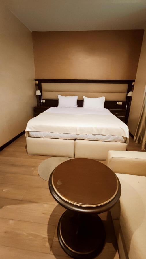Smith'S Boutique Hotel Baku Bagian luar foto