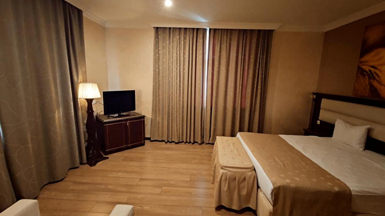 Smith'S Boutique Hotel Baku Bagian luar foto
